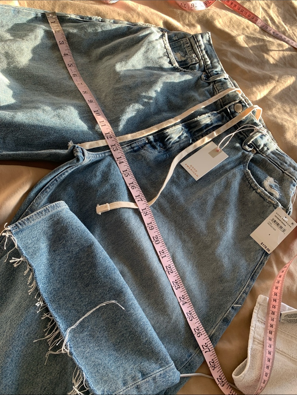 Good American
Good Extreme
Ripped Super
High Waist Barrel
Jeans - Picture 16 of 17
